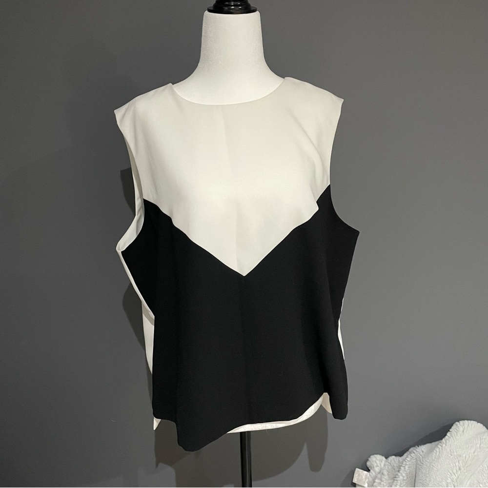 Alice Hope - Two-toned Sleeveless Women's Blouse